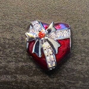 Heart and sash bracelet charm